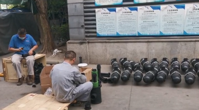 疊片污水處理器，正在裝配