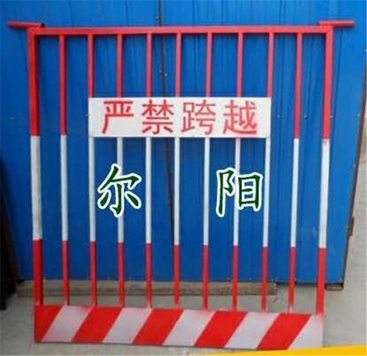 電梯洞口安全門(mén)圖片 電梯洞口安全門(mén)圖片